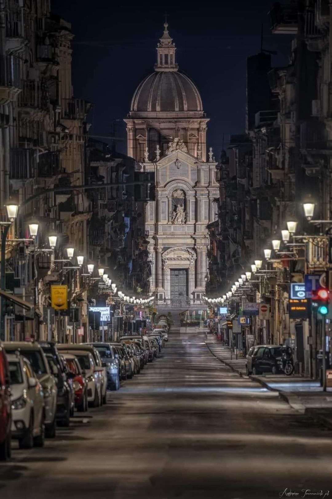 Lorenzo'S House Catania City Centre - Comfortable Large Apartment With 2 Bedrooms And 2 Baths, Close To Trains, Metro And Bus Station Exterior foto